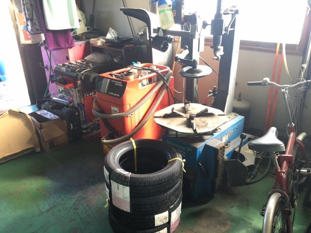 タイヤの組替えもお任せ！