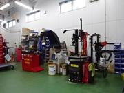 タイヤ交換、タイヤ組み換え実績多数。大口径タイヤもＯＫ