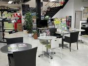 ごゆっくりお寛ぎ頂ける店内スペース。