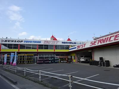 タイヤワールド館ベスト アウトレットユーズド館の画像