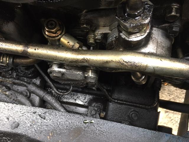 三菱　キャンター　オイル漏れ修理