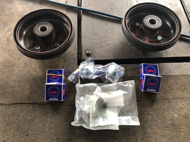 日産　　オッティ　　リアハブベアリング交換