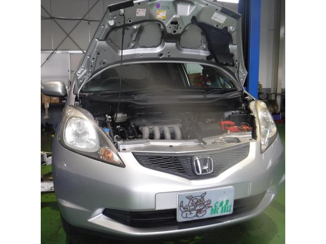 フィット　v(￣Д￣)v ｲｴｲ　車検整備　