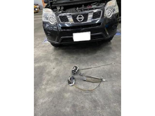 車のドアロックアクチュエーター エクストレイル 2008 2009 2010