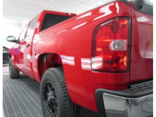 弊社の経営理念は「お客様に安心と感動を提供し、社員一同の幸福と成長の追及」です。