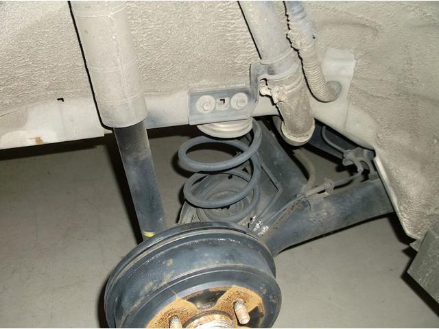 日産 マーチのサスペンションをTEIN製の車高調に交換いたしまし 日産 マーチのサスペンションをTEIN製の車高調に交換いたしまし