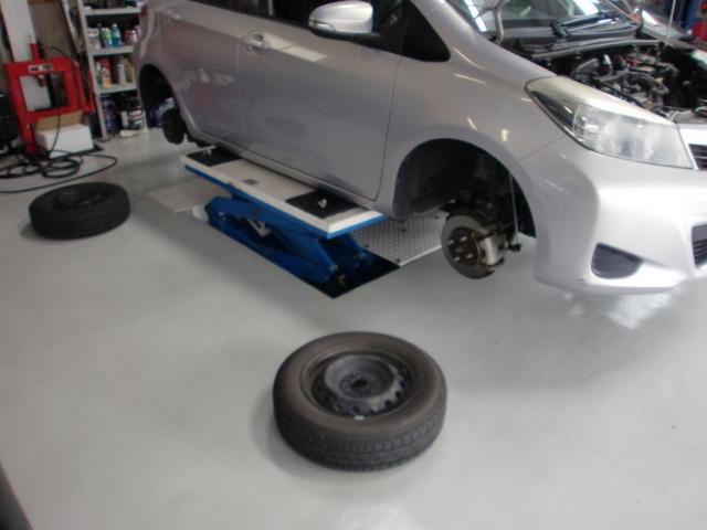 トヨタ ヴィッツの法定点検を行いました。
