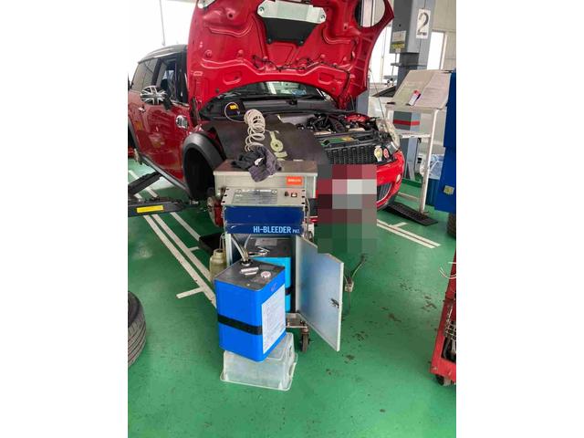 H20　ＢＭＷ　ＭＩＮＩ　車検整備（エンジンオイル、エレメント、ブレーキオイル、ウォッシャー液、パンク修理剤）