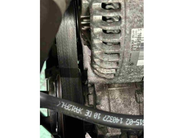 H26　ＢＭＷ　３シリーズ　車検（ファンベルト、エンジンオイル）