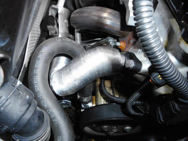 BMW　X1、冷却水漏れ、オイル漏れ修理。【三木市　小野市　加東市　神戸市西区　神戸市北区】