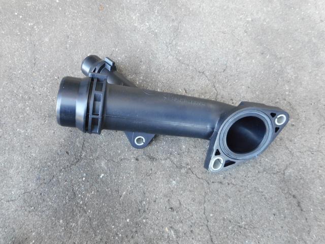 BMW　X1、冷却水漏れ、オイル漏れ修理。【三木市　小野市　加東市　神戸市西区　神戸市北区】