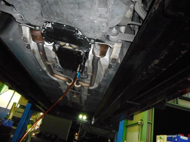 ベンツEクラス、W211、ATF交換と、タンブルフラップ修理。