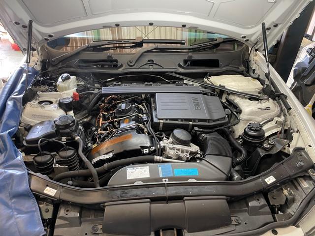 BMW３シリーズ、アルピナ、オイル漏れ修理。【三木市　小野市　加東市　神戸市西区　神戸市北区　西脇市】