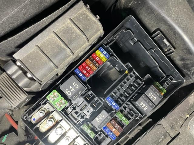 アウディA4、チェックランプ点灯と異音。【三木市　小野市　加東市　神戸市西区　神戸市北区　西脇市　明石市】