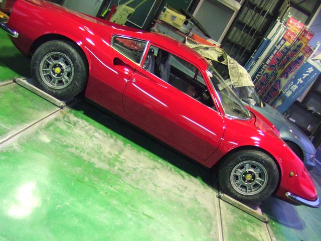 71年式　フェラーリ　ディーノ　246ＧＴ　レストア（ドア板金・塗装）