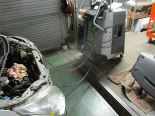 スズキ エアコン修理 ガス漏れ 冷えない コンプレッサー コンデンサー