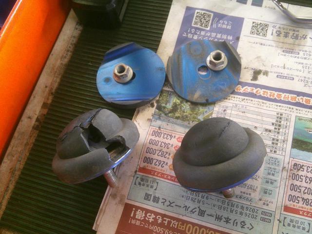 トヨタ　ハイエース　バン　車検　バンプ　玄武　MOONFACE　消耗品　交換　割れ　バンプストッパー　野田市　坂東市　柏市　流山市　千葉県　茨城県　埼玉県