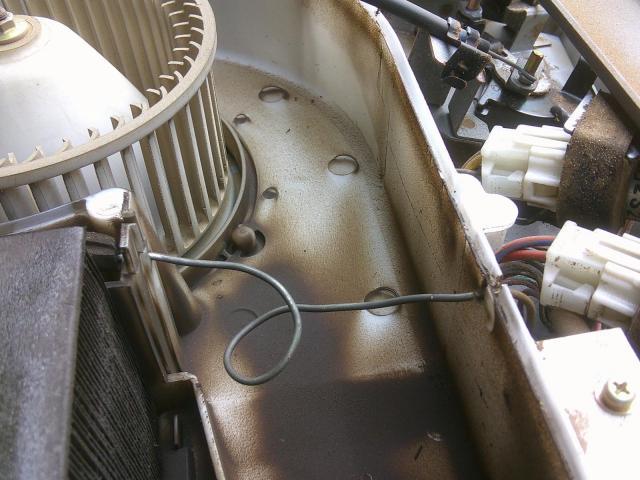 エアコン　修理　ガス漏れ　トラクター　エバポ　エバポレーター　ボッシュ　ACS751　点検　交換　野田市　坂東市　柏市　流山市　千葉県　茨城県　埼玉県