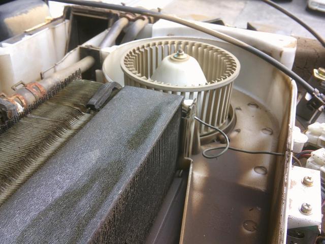 エアコン　修理　ガス漏れ　トラクター　エバポ　エバポレーター　ボッシュ　ACS751　点検　交換　野田市　坂東市　柏市　流山市　千葉県　茨城県　埼玉県