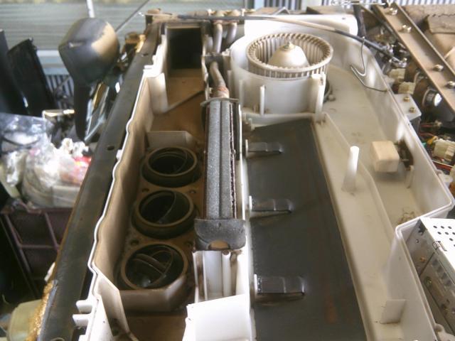 エアコン　修理　ガス漏れ　トラクター　エバポ　エバポレーター　ボッシュ　ACS751　点検　交換　野田市　坂東市　柏市　流山市　千葉県　茨城県　埼玉県