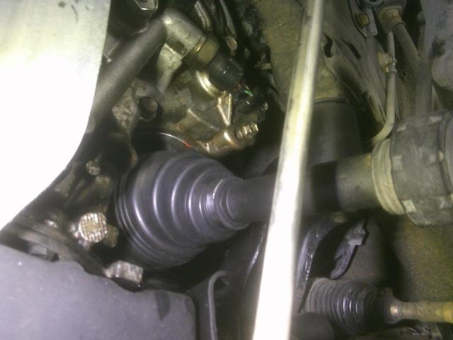 トヨタ　アルファード　ドライブシャフト　ブーツ　純正　インナー　アウター　交換　切れ　車高低い　カシメ　野田市　坂東市　柏市　流山市　千葉県　茨城県　埼玉県