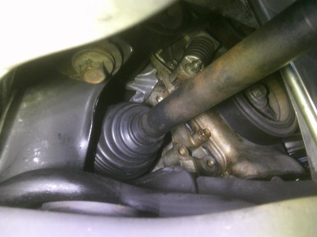 トヨタ　アルファード　ドライブシャフト　ブーツ　純正　インナー　アウター　交換　切れ　車高低い　カシメ　野田市　坂東市　柏市　流山市　千葉県　茨城県　埼玉県