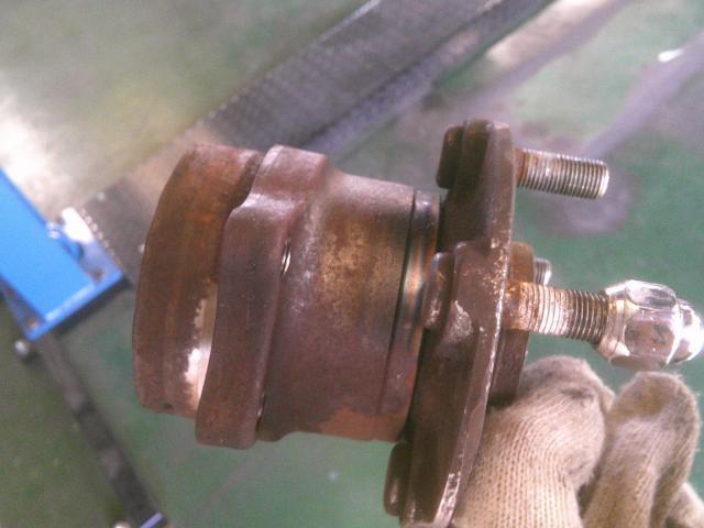 スバル　フォレスター　異音　ハブベアリング　ハブ　ユニット　ASSY　交換　錆　外れない　取れない　固着　ナックル　野田市　坂東市　柏市　流山市　千葉県　茨城県　埼玉県