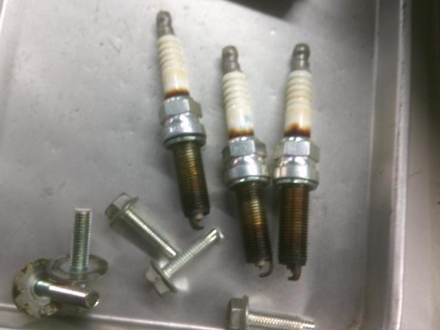 スズキ　ワゴンＲ　R06A　プラグ　交換　NGK　締め付け　トルク　KTC　トルクレンチ　デジタル　デジタルトルクレンチ　野田市　坂東市　柏市　流山市　千葉県　茨城県　埼玉県
  