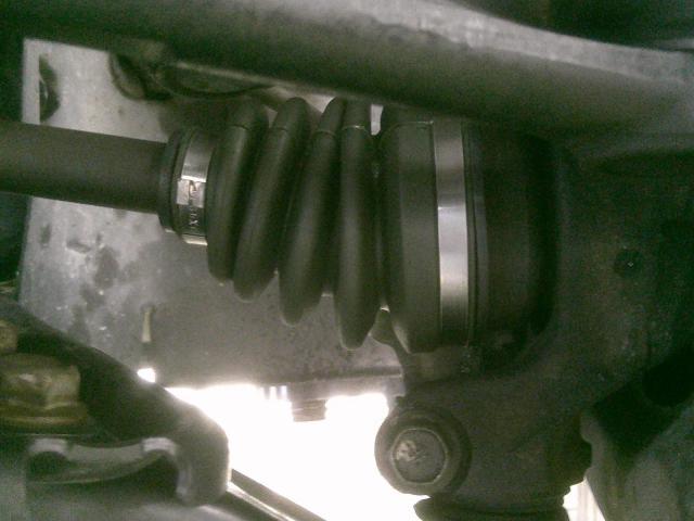 スバル　サンバー　トラック　車検　TT1　TT2　TV1　TV2　ドライブシャフト　ピットワーク　ブーツ切れ　修理　交換　野田市　坂東市　柏市　流山市　千葉県　茨城県　埼玉県