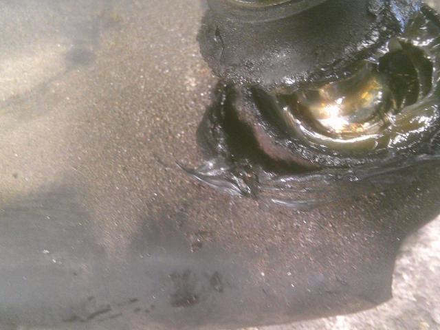 日産　ノート　ロアアーム　ブーツ　切れ　補修　交換　ASSY　液体ガスケット　野田市　坂東市　柏市　流山市　千葉県　茨城県　埼玉県