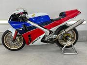 往年の名車を再現 VFR400Rを全塗装 VFR750R RC30 カウルの塗装