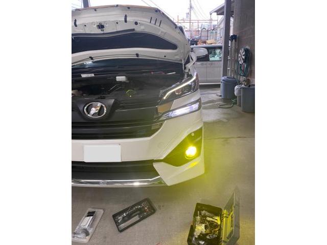 岸和田市　トヨタ　ヴェルファイア　LED フォグランプ　取り付け　交換