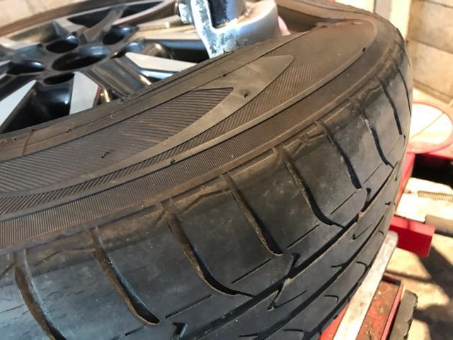 岸和田市 トヨタ ヴォクシー タイヤ交換 偏摩耗 ひび割れ 劣化 バースト グーネットピット