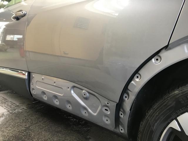 貝塚市 プジョー5008 左リアドア 修理板金塗装 擦り傷凹み 輸入車にお乗りのお客様 お気軽にご相談ください