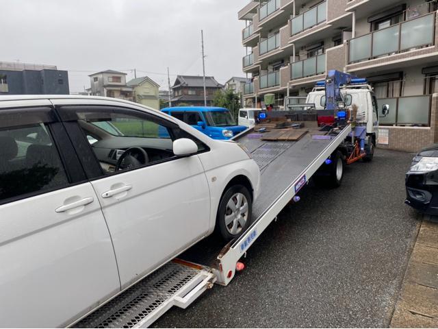 緊急出動！　レッカーサービスお任せください！　不動車　故障車　事故車　駆けつけます　アイシス　セルモーター交換　貝塚市