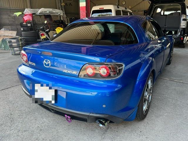 カスタマイズされたRX-8 GTウイング取付け作業 持ち込みパーツ オーナーさんの要望をカタチに まずはご相談下さい お問い合わせメールでもお電話でもどちらでも大丈夫！ お見積もりは無料です！貝塚市 岸和田市 泉佐野市 和泉市