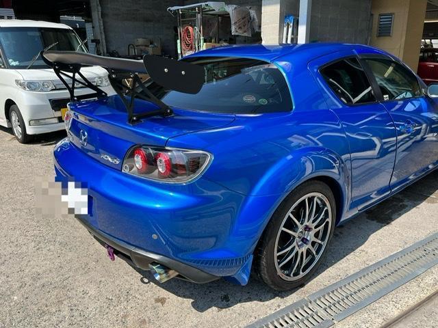 カスタマイズされたRX-8 GTウイング取付け作業 持ち込みパーツ オーナーさんの要望をカタチに まずはご相談下さい お問い合わせメールでもお電話でもどちらでも大丈夫！ お見積もりは無料です！貝塚市 岸和田市 泉佐野市 和泉市