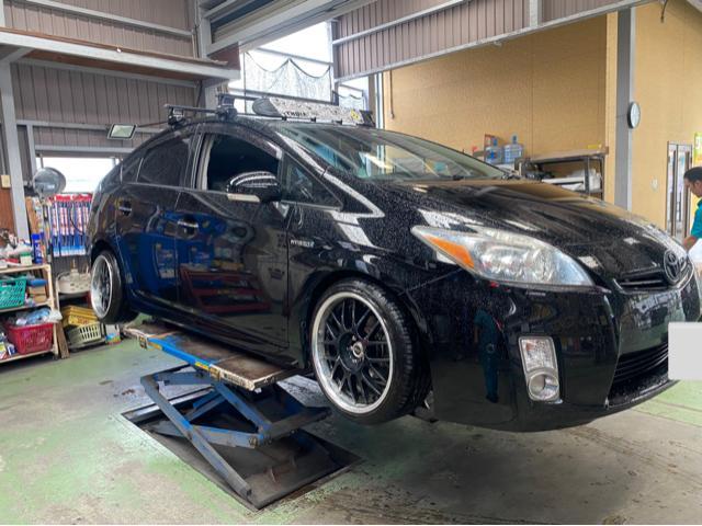 タイヤ組み替え　裏組　扁平タイヤもお任せ下さい　プリウス　BBS タイヤ交換　タイヤ脱着　17インチ　18インチ　19インチ　20インチ　大口径もお任せください　貝塚市　岸和田市　和泉市　泉佐野市