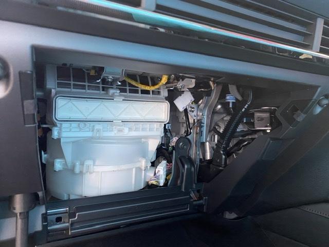 新しいお車にドライブレコーダーの取り付け マツダ CX30 今や前後カメラタイプが主流になりつつあります 持ち込みパーツ歓迎いたします ドラレコやナビゲーションやタイヤの持ち込みも是非どうぞ 貝塚市 岸和田市 泉佐野市