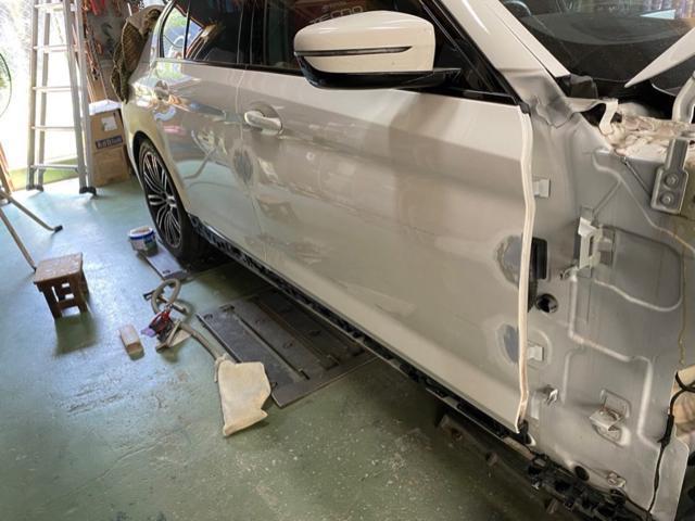 事故修理　塗装　大阪府　貝塚市　岸和田市　BMW アルピンホワイト　塗装のことならお任せ下さい　ラプターライナー　ラプター塗装　傷や凹みのお見積り無料！！
