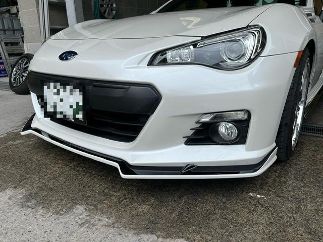 ボディのカスタムと言えばエアロパーツ装着！車高もアルミも決まれば次のステップへ スバル BRZ ROWEN フロントスポイラー サイドステップ トランクスポイラー 取り付け 貝塚市 泉佐野市 岸和田市