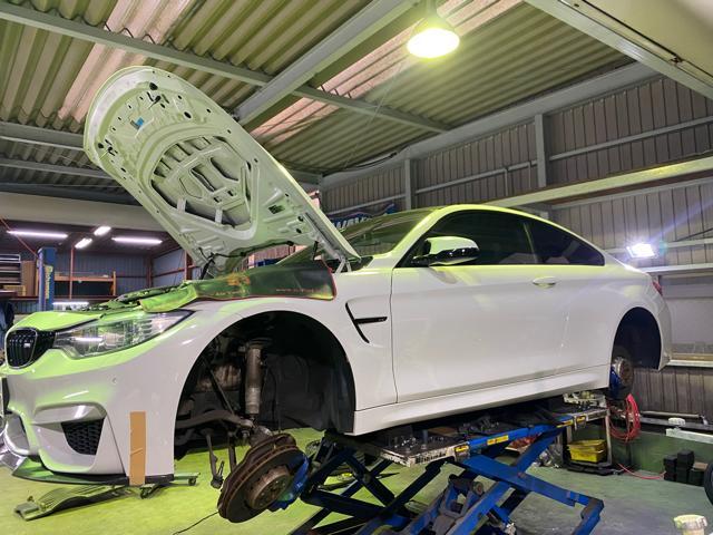 BMW M4 ダウンサス持ち込み交換　グーピットからのご依頼でした　ありがとうございました！　持ち込み部品歓迎　ダウンサス組み替え　4輪アライメント調整　持ち込みパーツ　輸入車歓迎　貝塚市　岸和田市