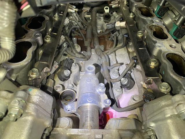 LEXUS LS460 ヒートエクスチェンジャーカバー交換 冷却水漏れ 水 LEXUS LS460 ヒートエクスチェンジャーカバー交換 冷却水漏れ 水