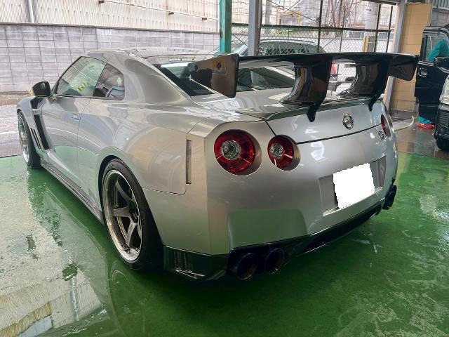 日産　ＧＴ－Ｒ　カーボンパーツ修理　カーボンパーツ補修　割れたカーボンを復元します　全国郵送対応可能　北海道から沖縄までご対応致します　大阪　Instagram カーボン修理　カーボン補修　