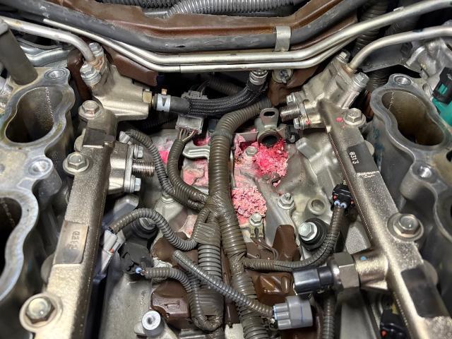 レクサス　ＬＳ　エンジン関連修理・整備　ヒートエクスチェンジャー交換　冷却水漏れ　冷却水が減る　LEXUS ISF LS460 レクサス修理　水漏れ