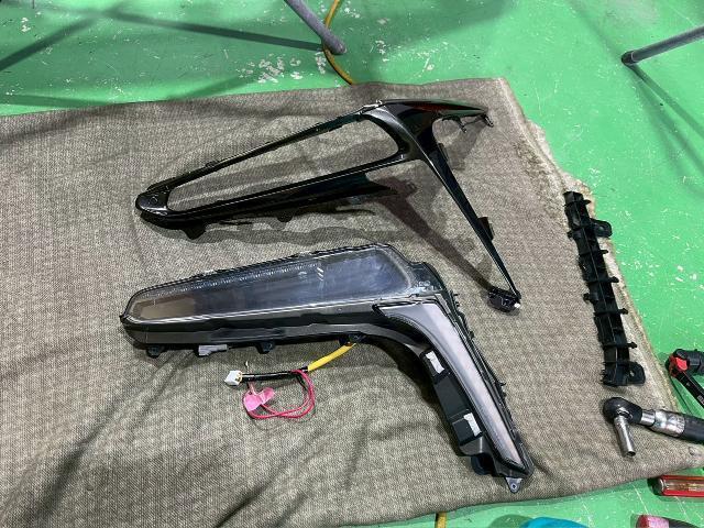 レクサス　ＬＣ　ライト・ウィンカー類交換 USマーカー取り付け　フロントウ　ウインカー　リヤLEDリフレクター　持ち込みパーツ歓迎　大阪　貝塚　LEXUS専門店　輸入車対応