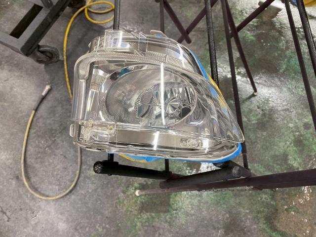 LEXUS LS460 レンズ黄ばみを除去しませんか？　ヘッドライトクリーニング　レンズリペア　傷・ヒビ・黄ばみを除去します　大阪　奈良　和歌山　兵庫　京都　滋賀　車の駆け込み寺　DORRY