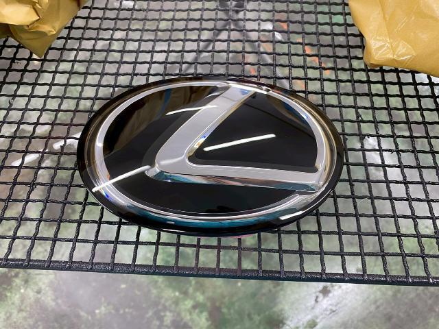 LEXUS LS460 レンズ黄ばみを除去しませんか？　ヘッドライトクリーニング　レンズリペア　傷・ヒビ・黄ばみを除去します　大阪　奈良　和歌山　兵庫　京都　滋賀　車の駆け込み寺　DORRY