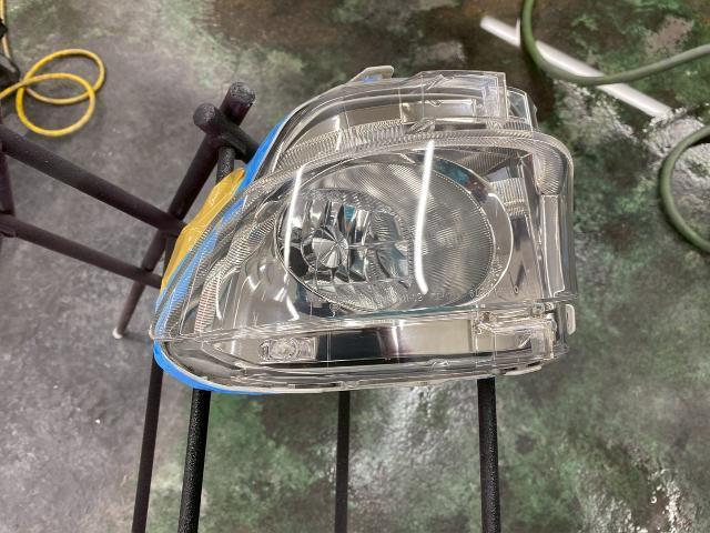 LEXUS LS460 レンズ黄ばみを除去しませんか？　ヘッドライトクリーニング　レンズリペア　傷・ヒビ・黄ばみを除去します　大阪　奈良　和歌山　兵庫　京都　滋賀　車の駆け込み寺　DORRY