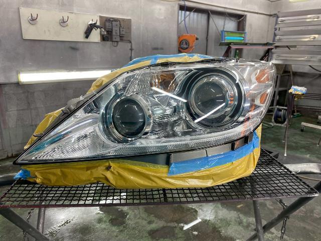 LEXUS LS460 レンズ黄ばみを除去しませんか？　ヘッドライトクリーニング　レンズリペア　傷・ヒビ・黄ばみを除去します　大阪　奈良　和歌山　兵庫　京都　滋賀　車の駆け込み寺　DORRY